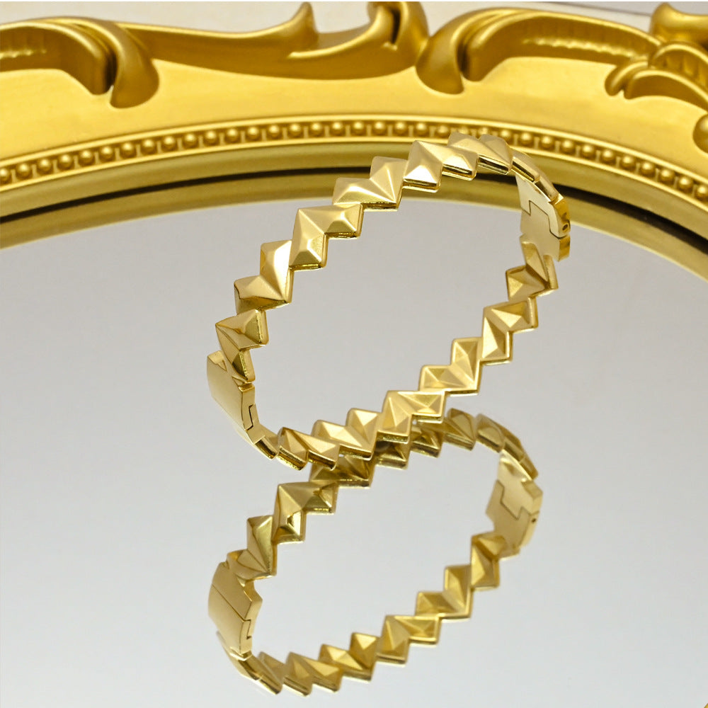 LEEDOUX Geometric Heart Shape Bracelet