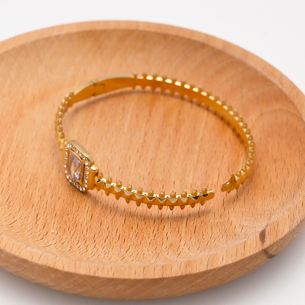 LEEDOUX Four-Leaf Clover Flower Clasp Bracelet