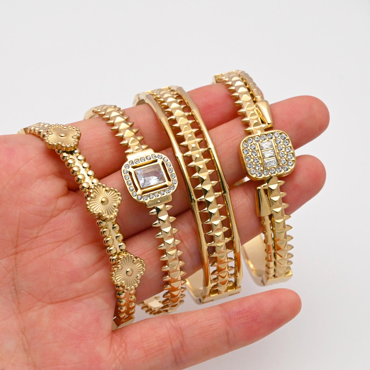 LEEDOUX Four-Leaf Clover Flower Clasp Bracelet