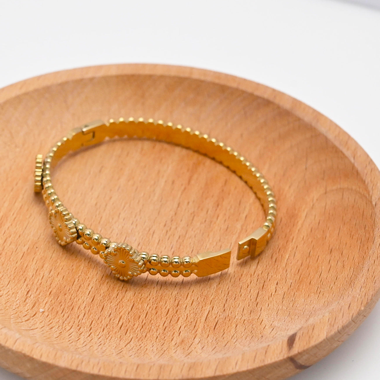 LEEDOUX Four-Leaf Clover Flower Clasp Bracelet