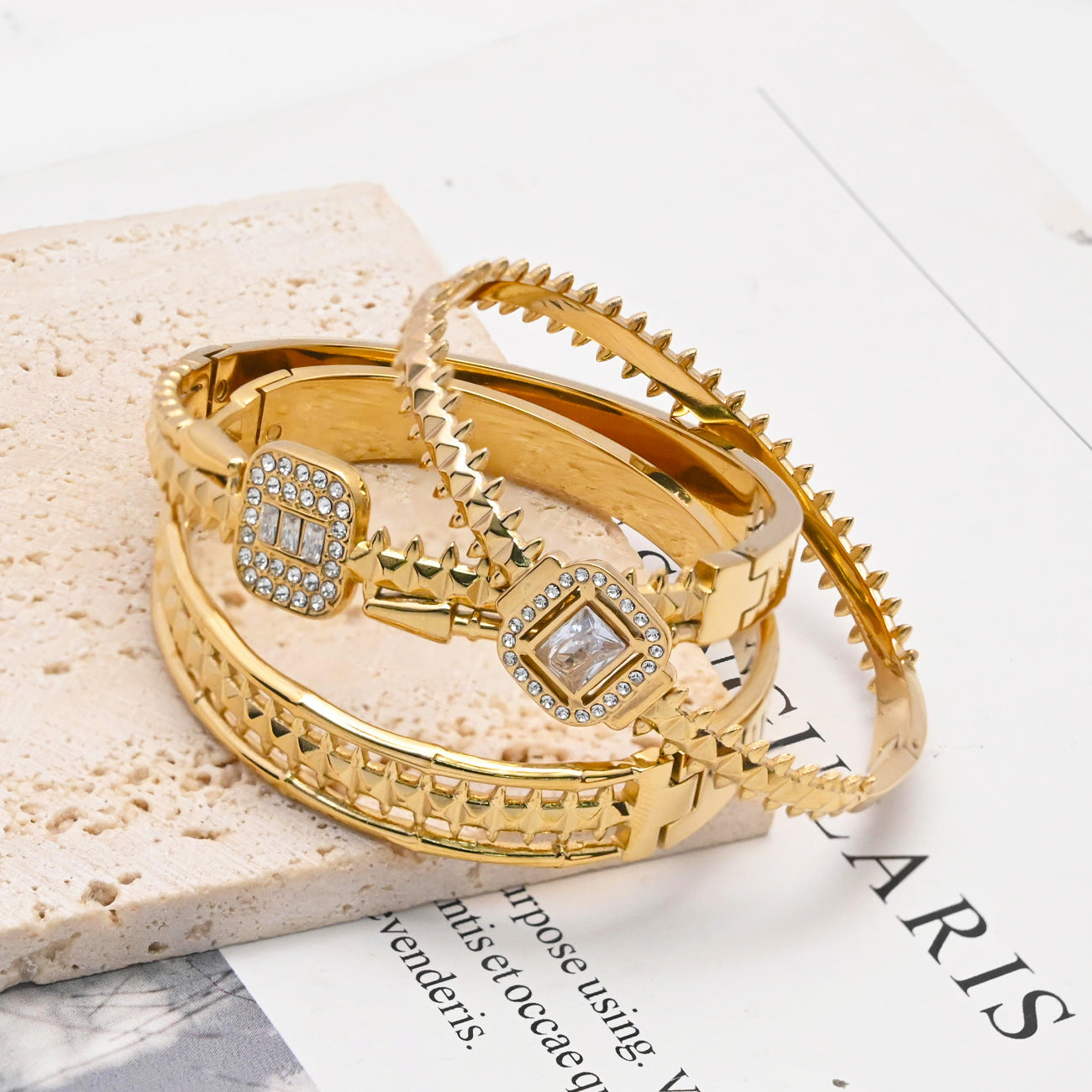 LEEDOUX Four-Leaf Clover Flower Clasp Bracelet