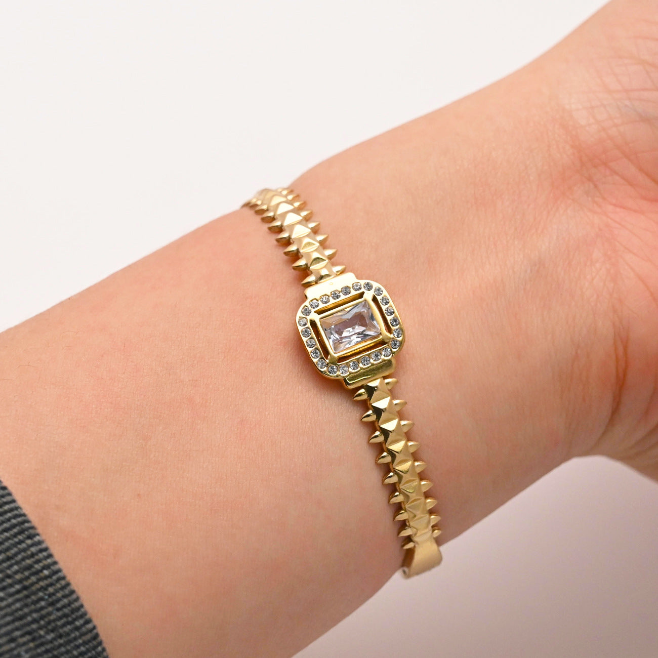 LEEDOUX Four-Leaf Clover Flower Clasp Bracelet